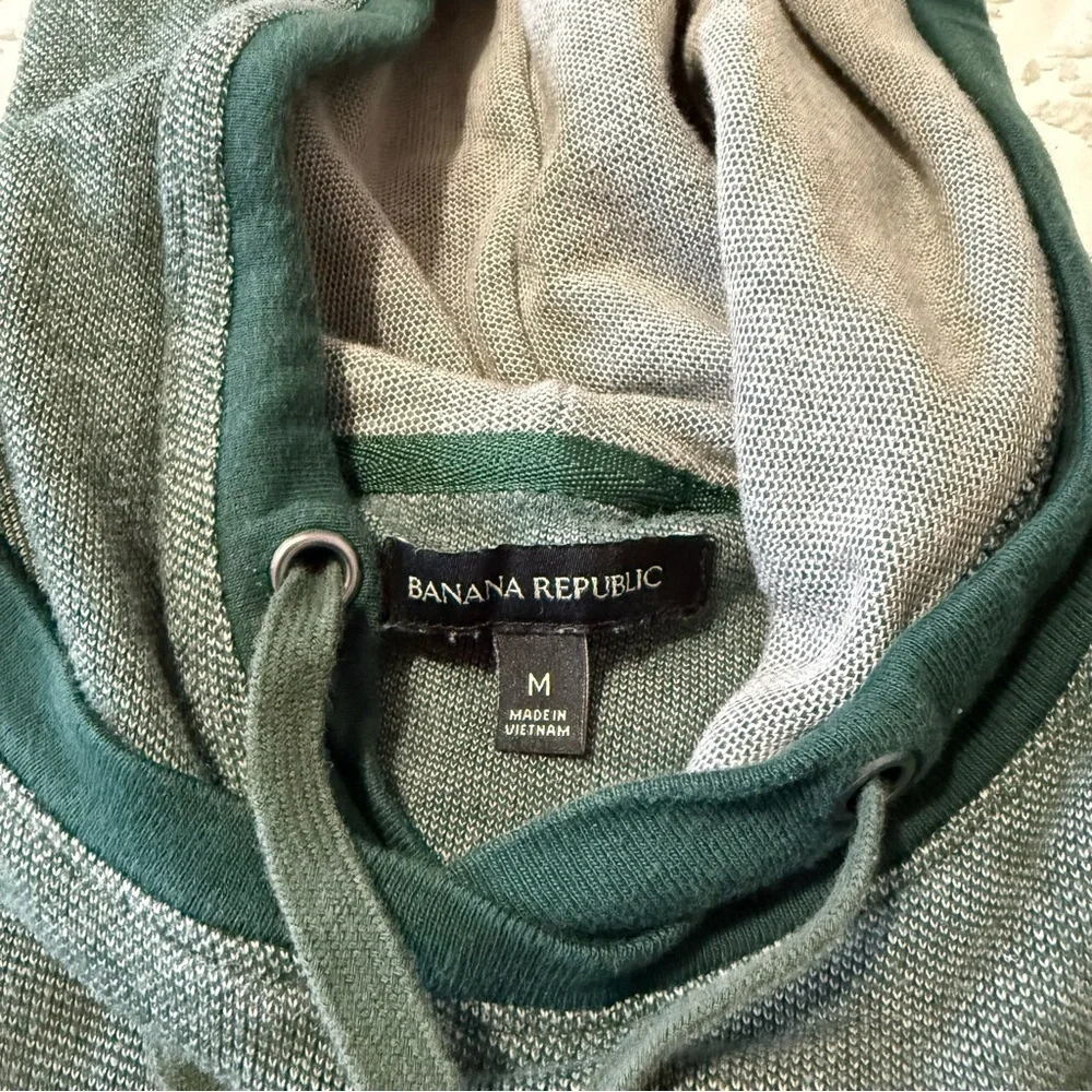 Banana Republic Green Lightweight Hoodie Men’s Size Medium